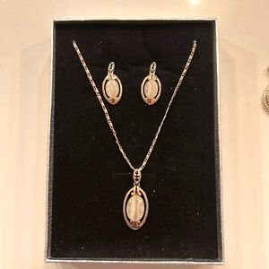 Necklace and earrings set🛍️